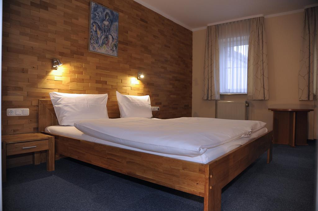 אסשפנבורג Hotel Wilder Mann מראה חיצוני תמונה