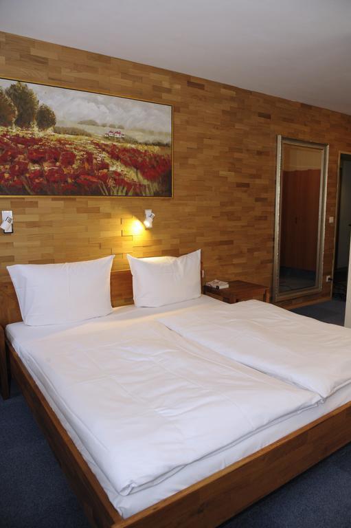 אסשפנבורג Hotel Wilder Mann מראה חיצוני תמונה