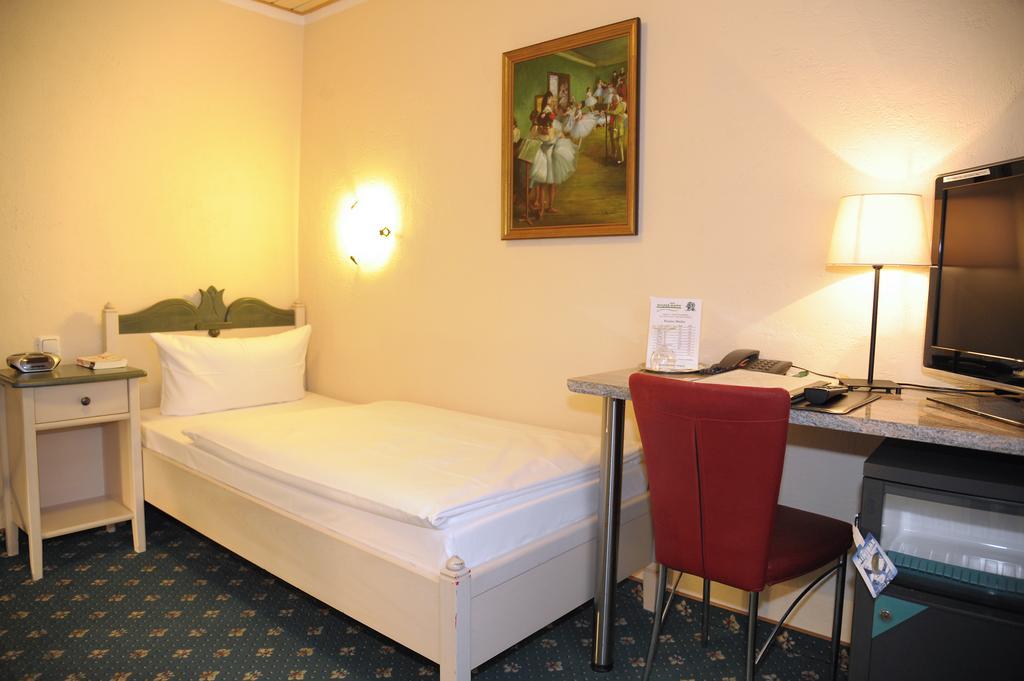 אסשפנבורג Hotel Wilder Mann מראה חיצוני תמונה
