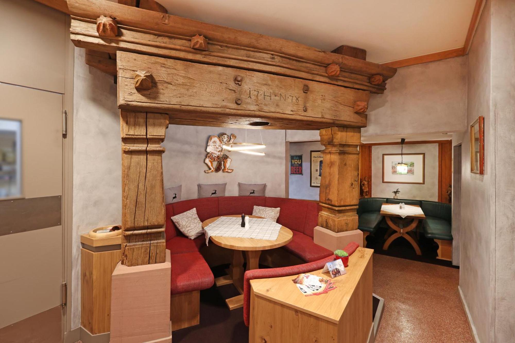 אסשפנבורג Hotel Wilder Mann מראה חיצוני תמונה