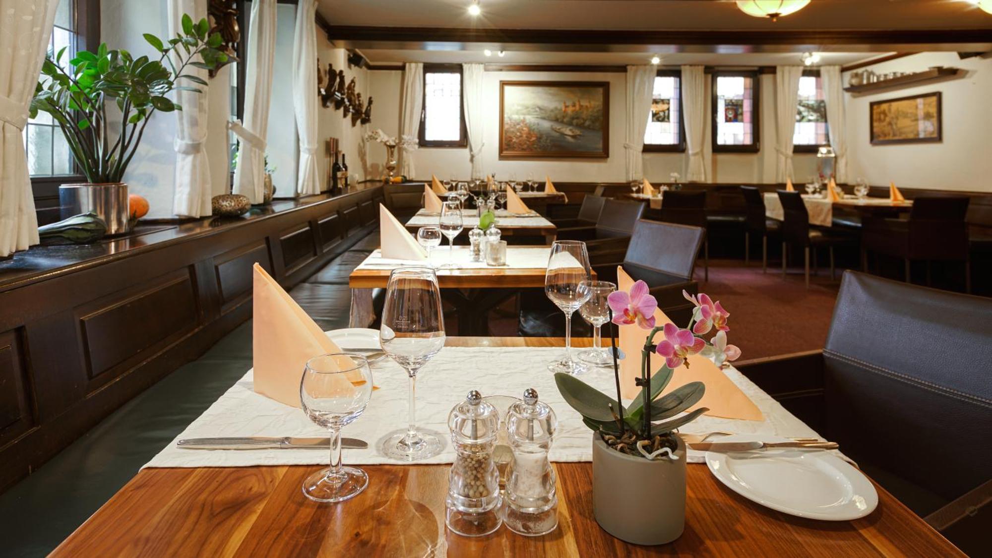 אסשפנבורג Hotel Wilder Mann מראה חיצוני תמונה