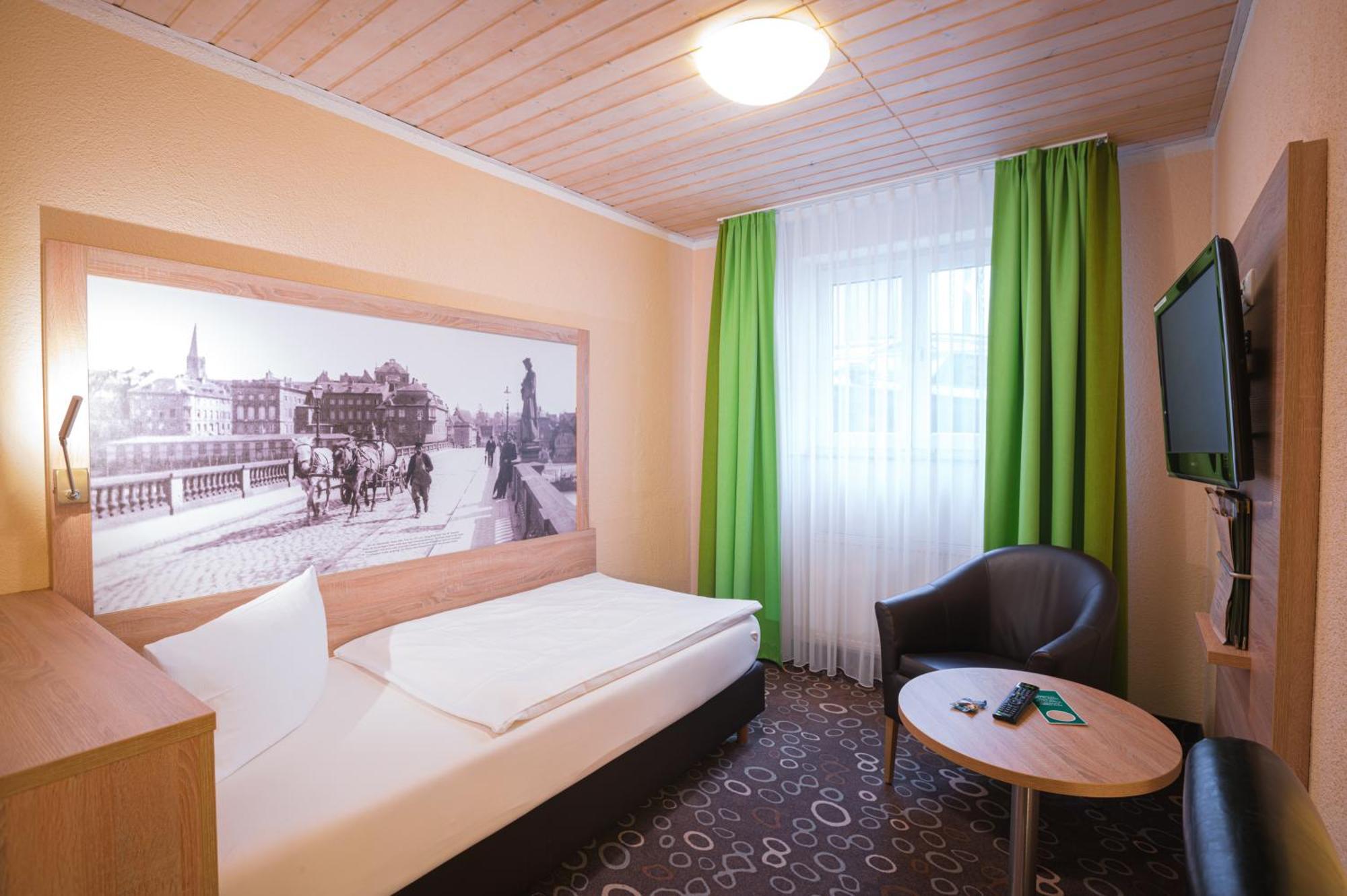 אסשפנבורג Hotel Wilder Mann מראה חיצוני תמונה