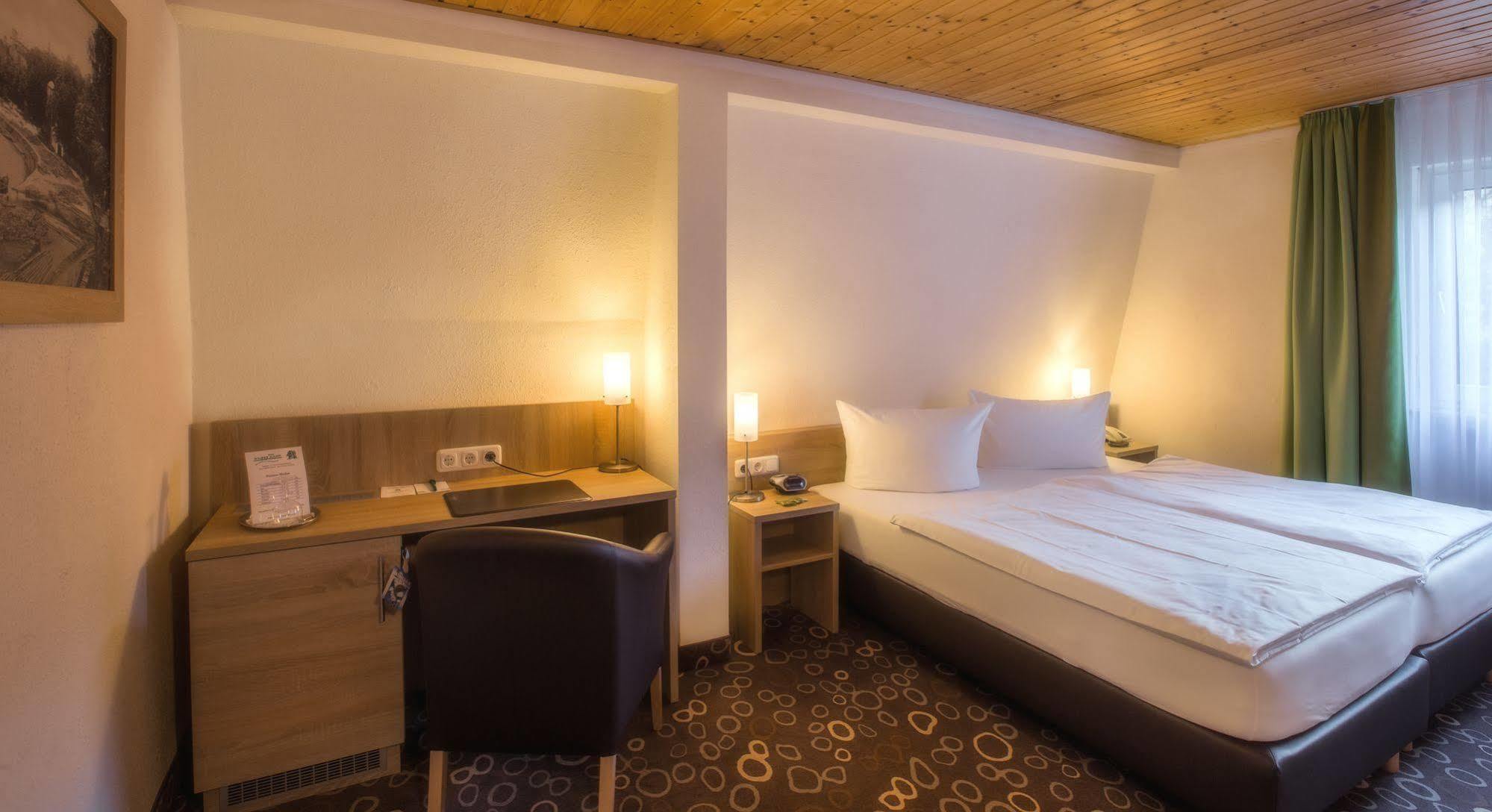 אסשפנבורג Hotel Wilder Mann מראה חיצוני תמונה