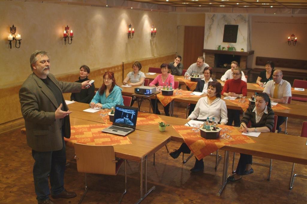 אסשפנבורג Hotel Wilder Mann מראה חיצוני תמונה